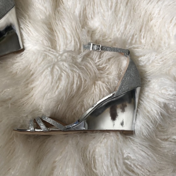 Jewel Badgley Mischka Dextra Wedge Sandals - Picture 3 of 10